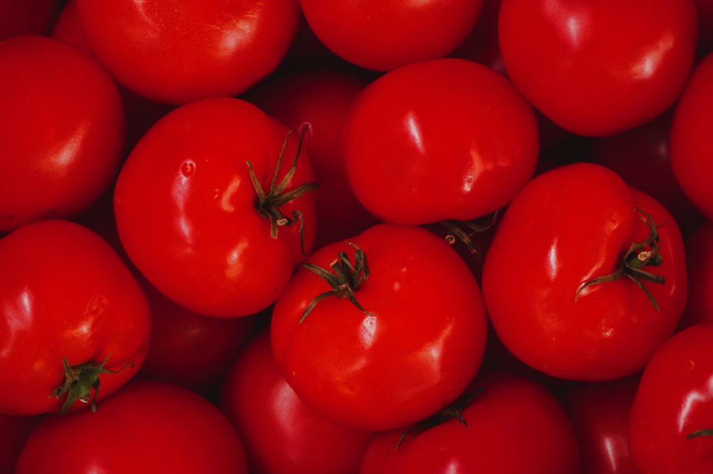 tomatoes, fruits, foods-7266886.jpg